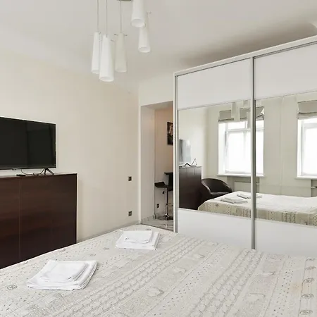 Apartment & Cheap And Free Parking