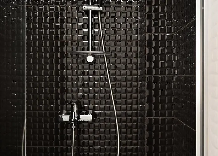 & Cheap And Free Parking *