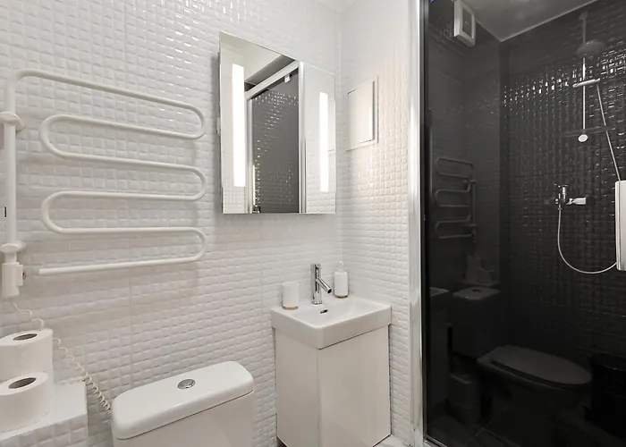 & Cheap And Free Parking Apartment *